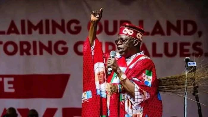 RashwalRashwal's tweet photo. Nobody is happy when an enemy is making progress....

Politics in Nigeria is between friends and Enemies... There is no middle ground...

That was why obi called it religious war....

That was why Boko Haram won more supporters when Buhari lost in 2011....

That was why IPOB was formed when Jonathan lost in 2015.........

That was why wailers were seeing hands and legs that were shaking even when the mouth was selling reformational ideas....

In 2 years Tinubu has done what generals couldn't do.... Ending fuel Subsidy....

No matter what Tinubu does it would be phoolish to expect those who thought they could end him in 2020... To repent and praise him...

It's a fight to the det..... Sadly they can't recruit more upper Iweka mobs as Tinubu complete the over 80 federal roads b4 2031....

They will be ostracized when Tinubu fix electricity, health, ports, agro processing zones, job creation and industrialization....

Tinubu enemies are punching a stone........and they are losing strength....
They need everything to gain strength...
Including cooking every lies to shape their dark reality...

Emilokan and the Gods heard him.........

That can get the enemies angry....they vow to make any sacrifice to get one term God said no...
But Emilokan is getting two term on a platter of Gold....

When the Gods are with you.... Everything in the universe obey you....

30 govs and still counting...

Over 2/3 Senators...

2/3 Reps... It's equivalent to 2/3 of Nigerians...

Initially it was tough....

But the light is shining now..... 

Batists must remain focus on the good news...

Let them dwell on the bad news...

Happiness is a choice.... But they choose to be sad .... Leave them.... 

Pigs can't be taken from the pit.... You create more pit for them to feast on...

Luckily...Every country on Earth have enough bad news to go round... And Nigeria exist on earth..

Renew hope is real....

Every Nigeria economic indices are on the positive except the wailers penchant for bad news...

It is better to born a thief than to born a mumu - Urhobo proverb...