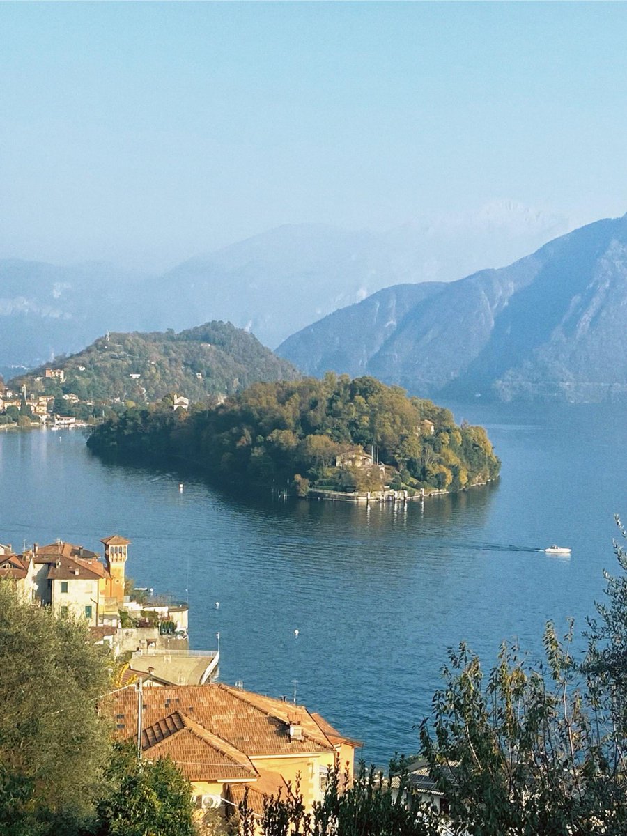 BiancaCappello8's tweet photo. On the shores of Lake Como, time seems to stretch out.

The same applies to career; it's not about going as fast as possible, but about finding the right rhythm.

Truly important decisions often stem from clarity, patience, and a long-term perspective.

Beneath the seemingly calm surface of the lake lies depth and strength.

Both life and career require learning to move steadily forward at the right stage.

#LakeComo #LakeComo #Italy

#CareerRhythm #LongTermism #LifeManagement

#ClearDecisionMaking #SteadyProgress #LifeStrategy