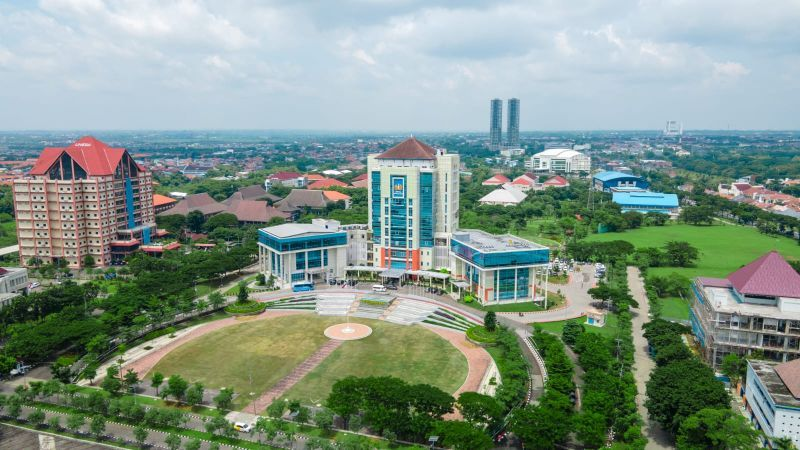 yunesafess's tweet photo. Universitas Negeri Surabaya will officially begin the final test tomorrow. https://t.co/xml0EO9ACp