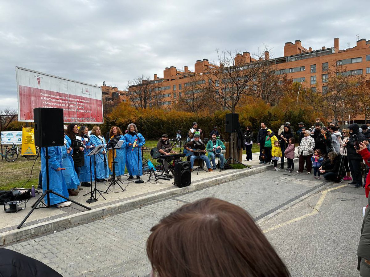 Apoyando a las y los ripenses en la reclamación por su cuarto centro de salud con centro de especialidades. 

Ayuso sólo tiene ojos para Quirón y sigue abandonando un CdS ya prometido para 2023. La lucha por la Sanidad Pública de las madrileñas continúa ✊🏻