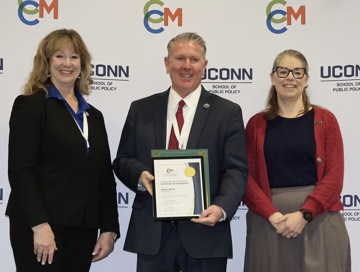 brule_rob's tweet image. Proud to complete the Connecticut Community Municipal Official (CCMO) Certification program and attend informative CCM workshops to better position Waterford in the future. Thank you CCM!