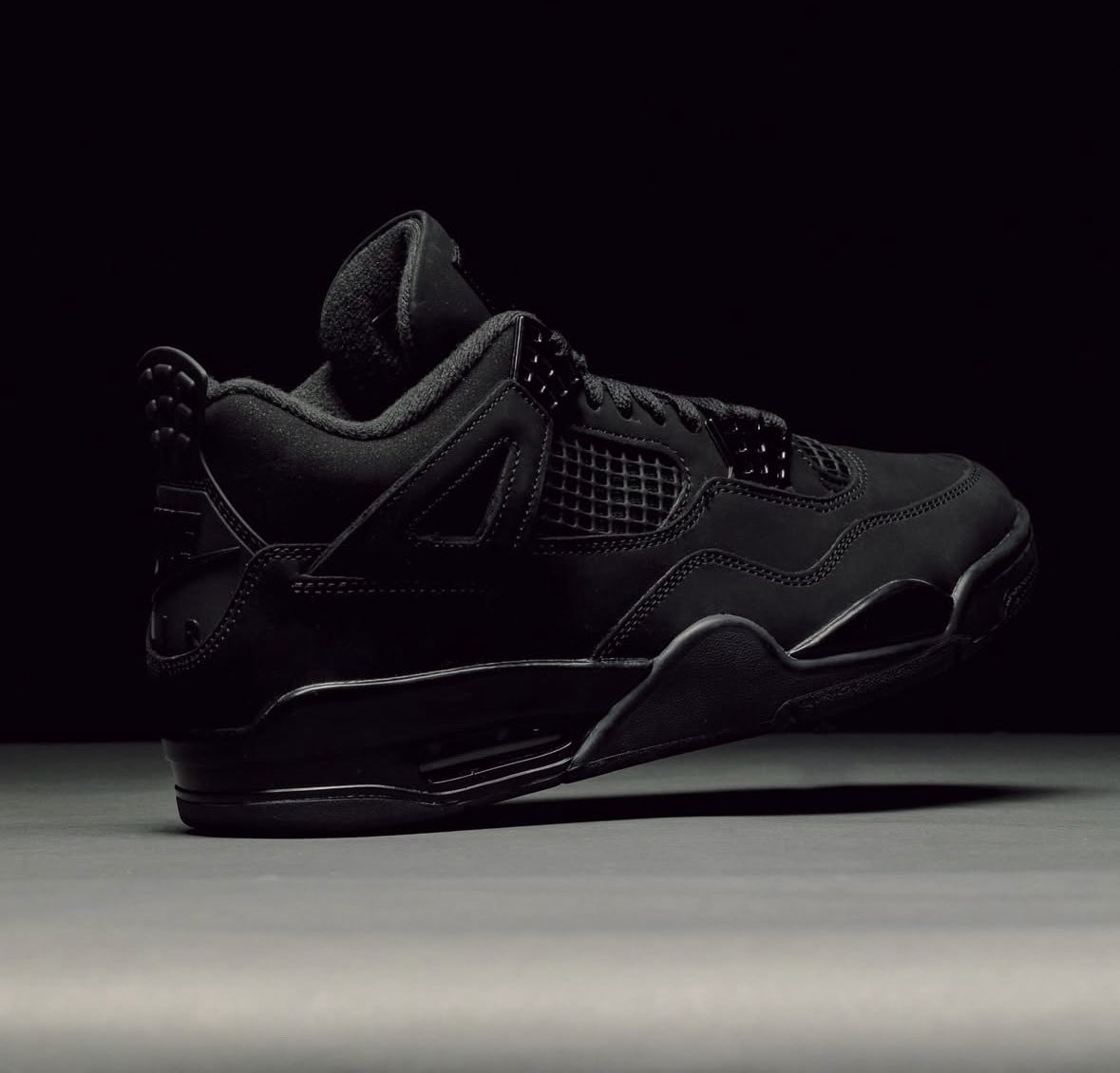 black cat retro 4 footlocker