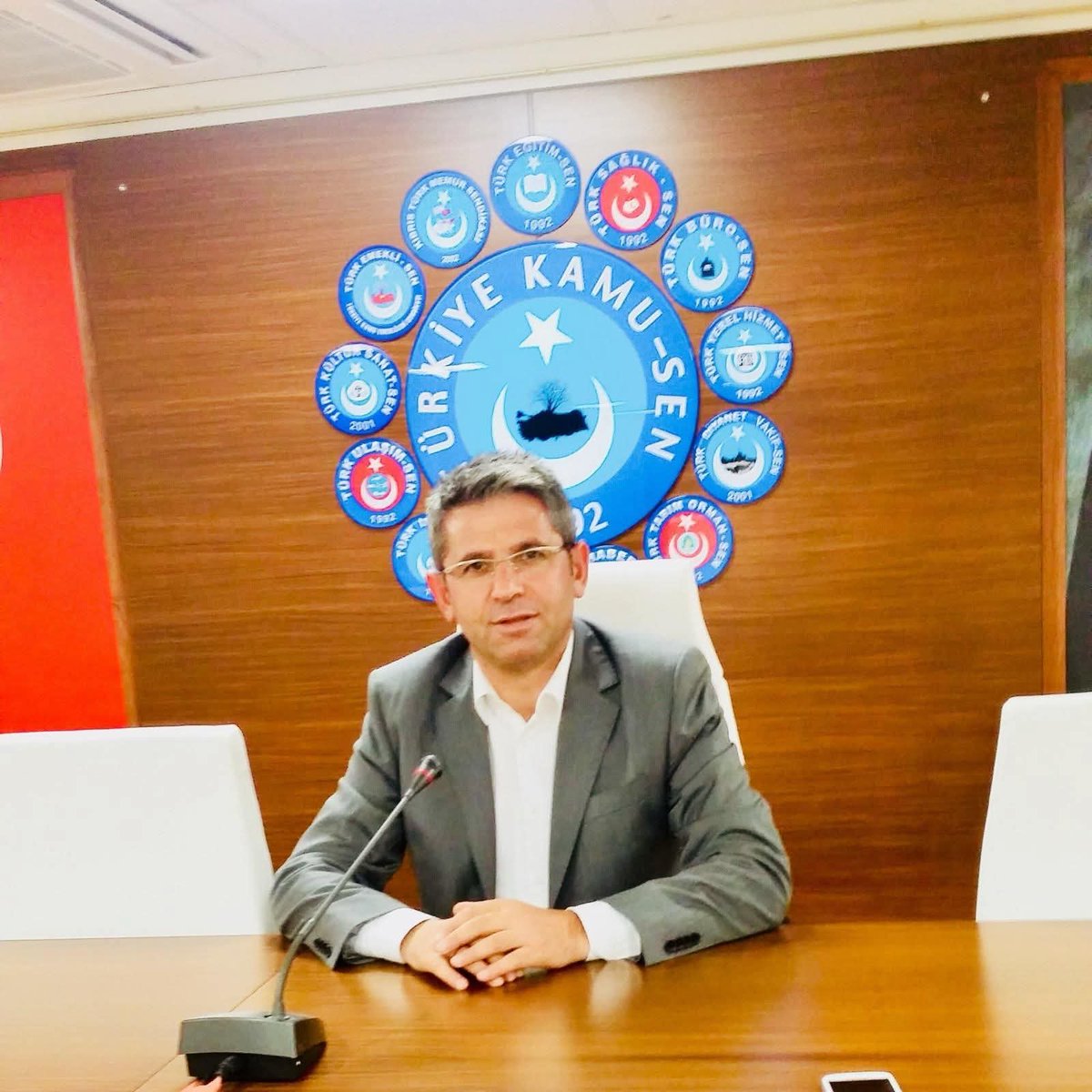 Hilmi Şanlı 
"Vaizlerin özlük hakları ve çalışma şartları ertelenmeden ele alınmalı"
 ucuncusayfahaber.com.tr/haber/vaizleri…

<a href="/Kamu_Sen/">Türkiye Kamu-Sen</a> 
<a href="/DIYANETSEN/">DİYANET SEN</a> 
<a href="/HilmiSanlihilmi/">Hilmi ŞANLI</a>