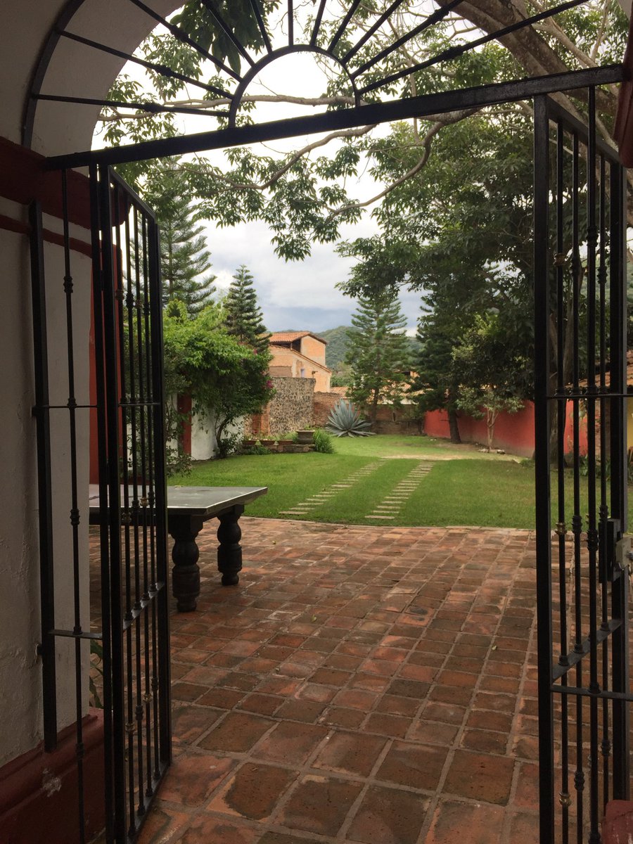 Mesón del Refugio tweet media