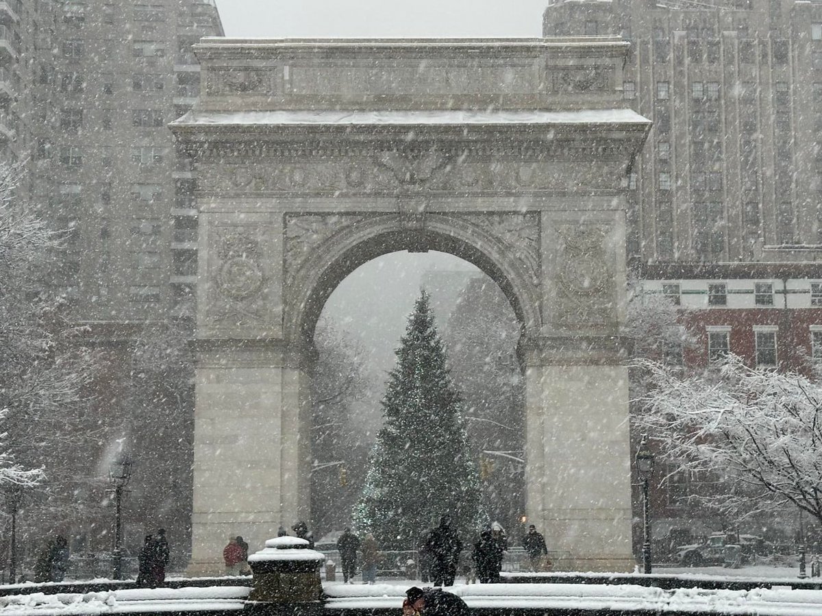 Cuddle_Rain's tweet image. Thank you Ginni for the photos, the snow is beautiful