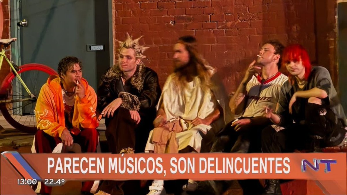 calummioo's tweet image. NO SE QUIÉN HIZO ESTO PERO SE LO VI A UNA MUTUAL EN EL FIJADO Y ES GENIAL