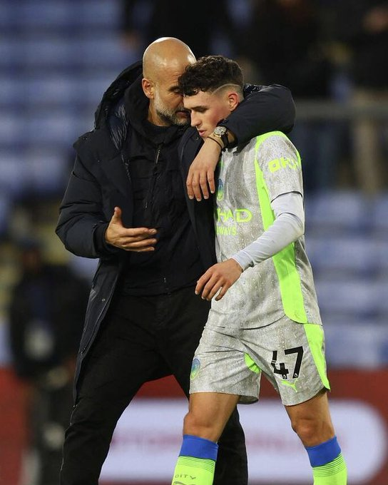 بيب غوارديولا: "أعلم أن البعض قد يرى الأمر بشكل مختلف، لكن اليوم فيل فودين لم يكن جيدًا ولم يقدّم أفضل مستوياته.. فقد الكثير من الكرات، وكان متسرعًا في اتخاذ القرارات ومتحمسًا بشكل زائد. عليه فقط أن يلعب بهدوء، يحافظ على الكرة، وفي اللحظة المناسبة يقوم بذلك الانفجار الذي يميّزه وحده من حيث الأهداف والتمريرات الحاسمة.. لكن قبل أن يصل إلى تلك المرحلة، يجب أن يكون أكثر هدوءًا. هذا لأنه يريد تقديم الأفضل ومساعدة الفريق، لكنه أحيانًا يجعل بعض المواقف غير واضحة." 