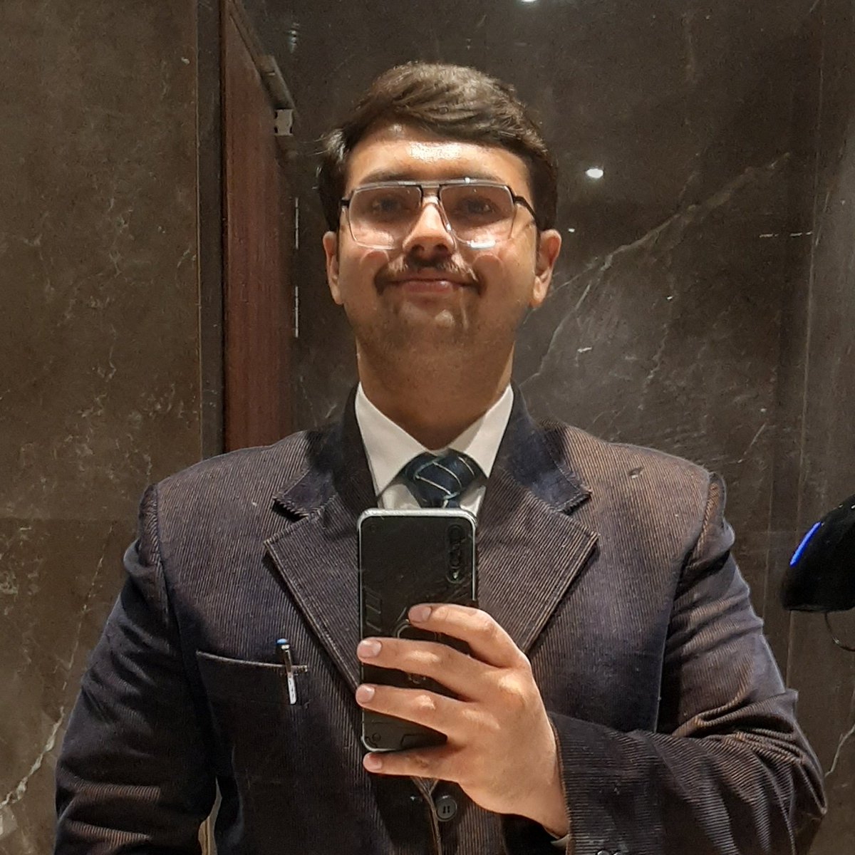 Hritik__C's tweet photo. #NewProfilePic https://t.co/STgXiaGfdH