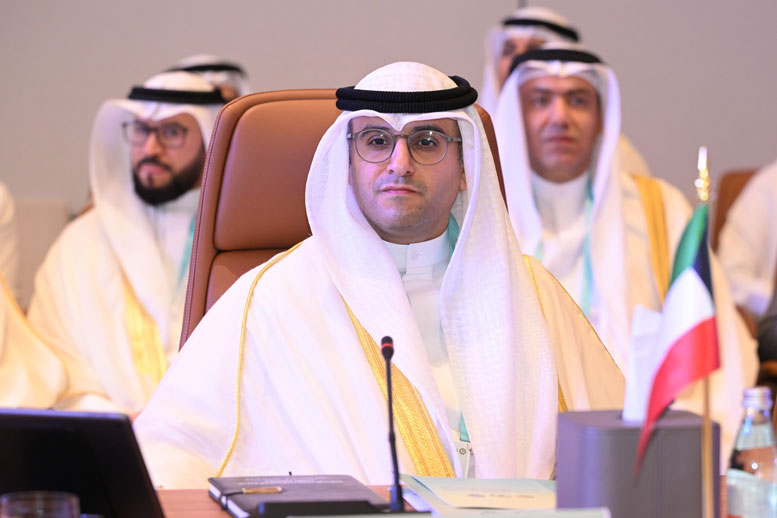 الكويت تشارك في المنتدى الوزاري العربي السادس للإسكان والتنمية الحضرية المستدامة في قطر - الوزير عبد اللطيف المشاري يترأس وفد الكويت في أعمال المنتدى بالدوحة -مناقشة تطوير السياسات الإسكانية وتمكين المدن المستدامة عربياً - استعراض تجارب التخطيط الحضري والتوازن بين النمو العمراني وجودة الحياة 