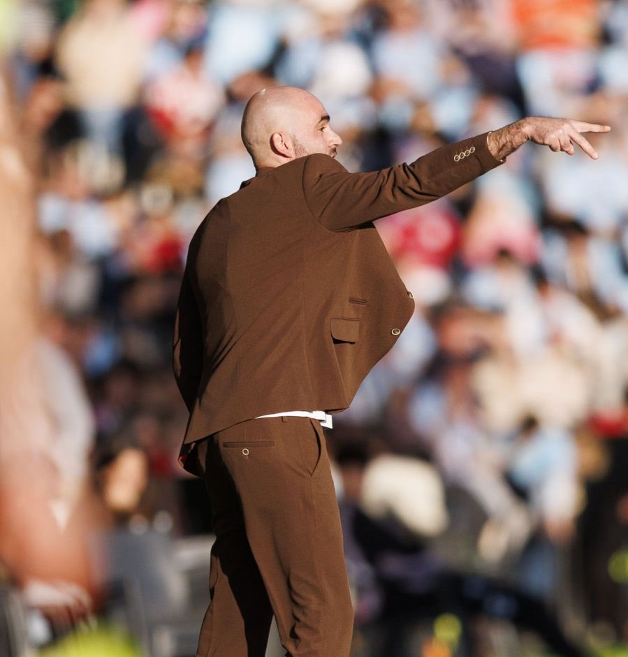 Imposible acabar el año en Balaídos de mejor forma. Juego, efectividad, portería a cero y volver a cantar fútbol de salón.

Una masterclass de lectura de Claudio Giráldez. El hombre del 2025 en el Celta, y ojalá el de muchos más.