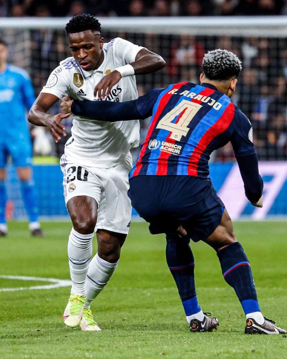 المواجهة الي كانت بتكون من اقوى مواجهات بتاريخ الكلاسيكو

لكن عقليتهم لها رأي ثاني