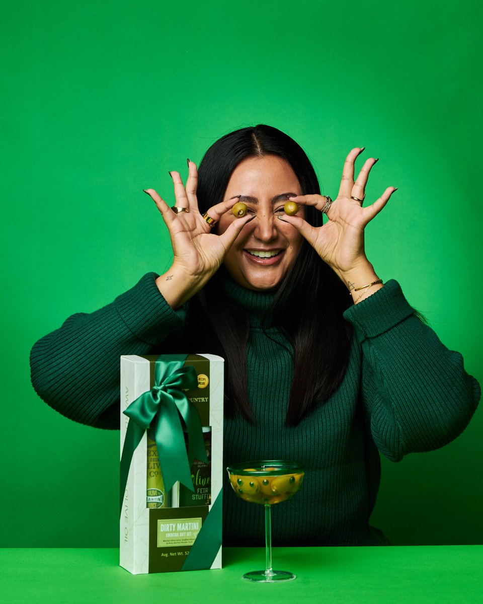 Holiday hosting hack: stock your bar with flavor. 🍸
From our Martini Infused Olive Juice to stuffed olives that steal the spotlight, it’s the easiest way to give your cocktails a Hill Country twist.

#TexasHillCountryOliveCo #HolidayCocktails #TexasMade #CheersToThat