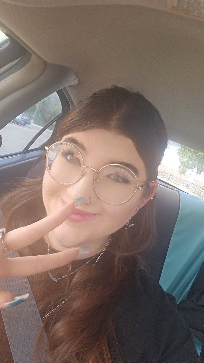 VllnPrincess97's tweet image. Love, Peace, and beanies! 🖤
#VillainsSelcaDay #XdinaryHeroes #JOOYEON #JUNHAN #엑스디너리히어로즈 #빌런즈 #주연 #준한