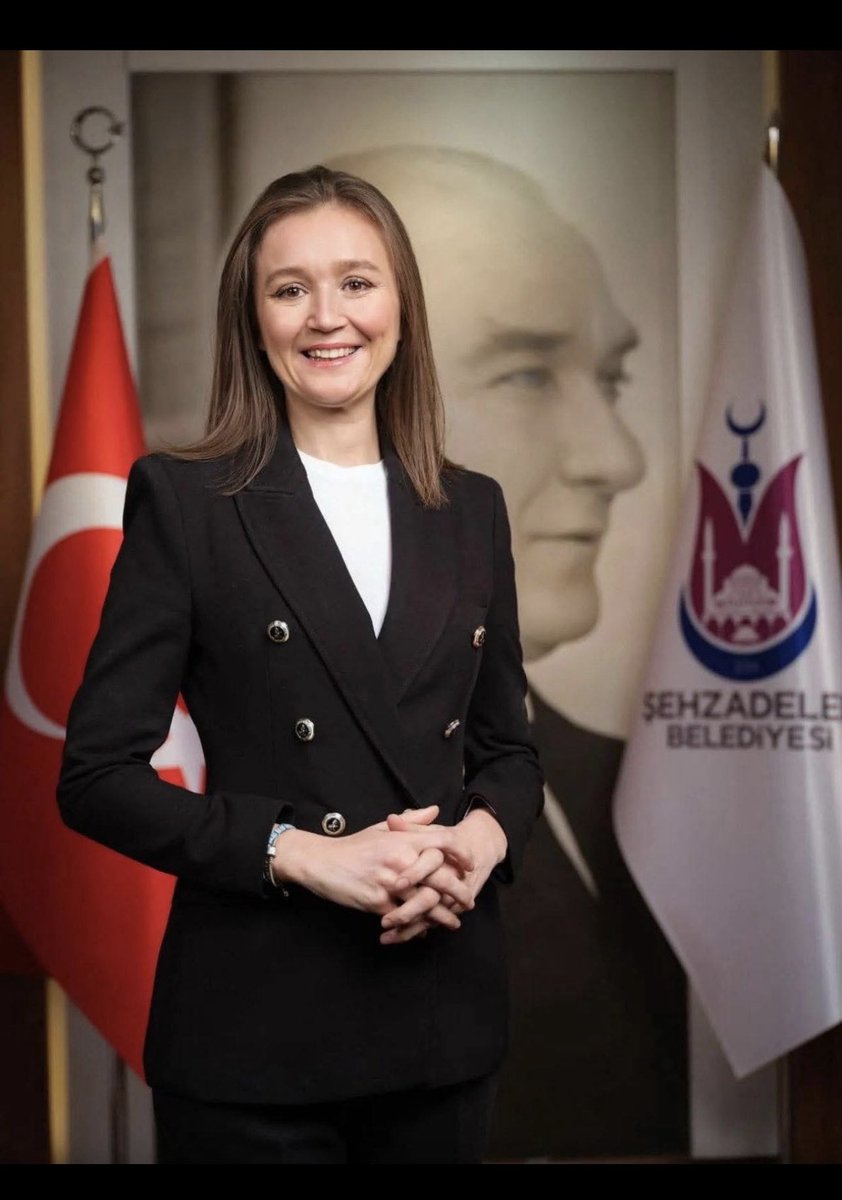 “Kanser hastalarının eninde sonunda yüzleştiği bir gerçek var.
Ne kadar mücadele edersek edelim,
bu yol insanı hayatla ve ölümle aynı anda düşünmeye zorluyor.

Gençliğe bakmıyor, güce bakmıyor,
kim olduğumuzu, ne başardığımızı sormuyor.
Bir gün ansızın karşımıza çıkıyor
ve her