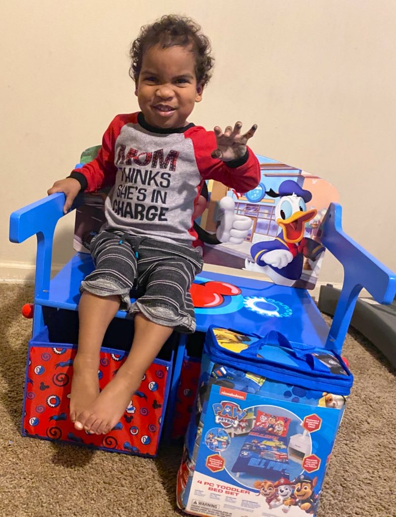jasminetheediva's tweet photo. Khalifa's 1st #richauntiesrichunclesxmas 🥹🎄 https://t.co/y4rqZzBpid