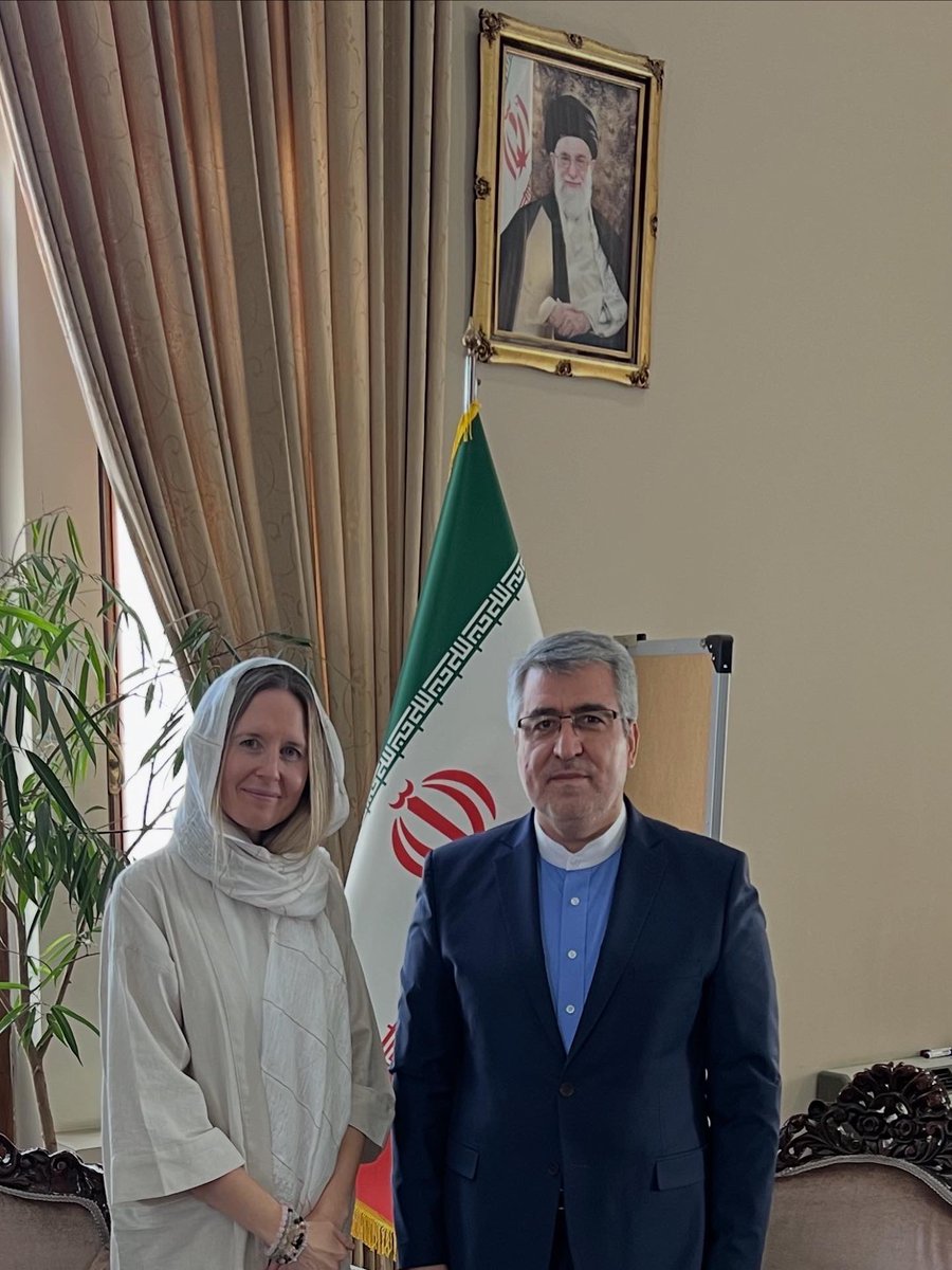 Today, I received and had an amiable constructive meeting with distinguished Ambassador of New Zealand for 2nd time. We discussed bilateral $ protocol-related issues in a looking forward approach &amp; emphasized on broadening working relationship between Protocol dept.&amp; the Embassy.