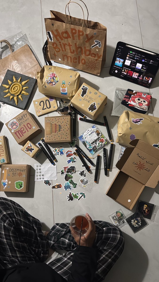 renvixz's tweet image. my love language is making handmade things for the people i love