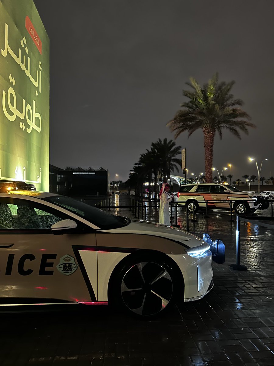 حين تجتمع العقول على هدف واحد، يتحوّل التنافس إلى رسالة وطنية وبصمة إبداع ١٠٠٪ سعودية، تنطلق من شموخ قمة طويق وطموح يعانق السماء ✨💚

فخورة جدًا وسعيدة بهذه التجربة من أمتع التجارب في حياتي ..بمشاركتي في #هاكثون_أبشر_طويق،أكبر هاكثون في العالم، تنظمه وزارة الداخلية ، وبمشاركة