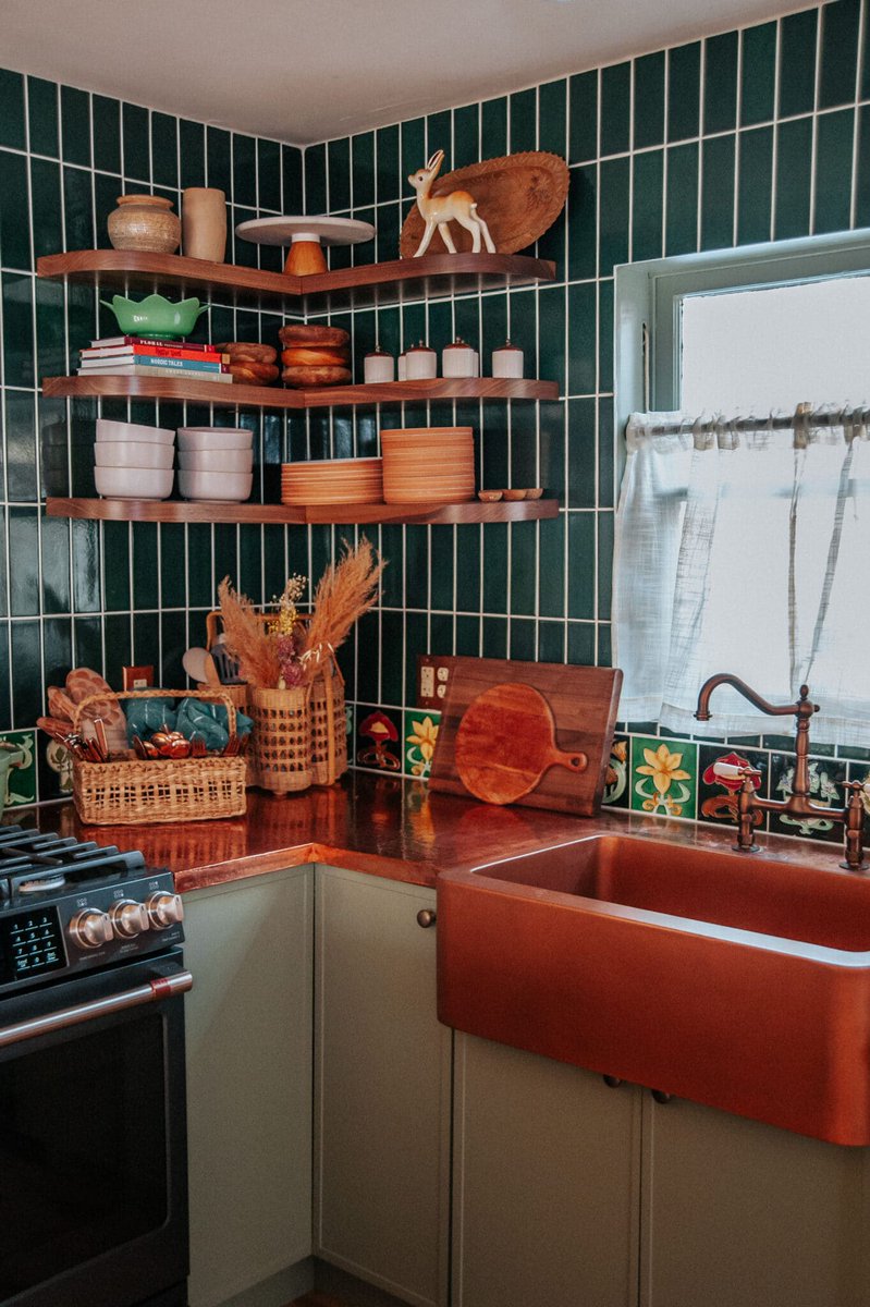 JohnMcDonaldSB's tweet photo. Don’t see copper counters and sinks everyday….

Photos: Claire Thomas https://t.co/D6M19pSd49