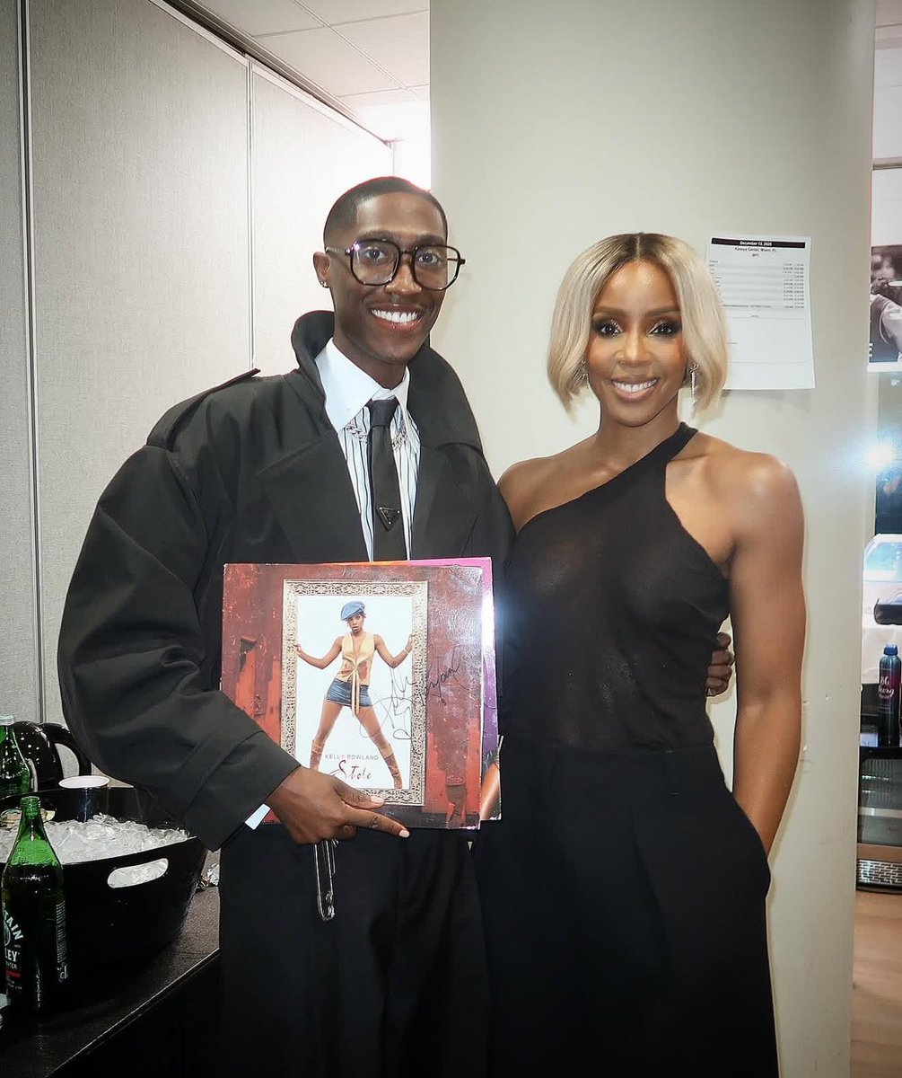 JMAccess's tweet photo. Jayye Michael &amp; Kelly Rowland backstage last night at The Boy is Mine tour🚨 https://t.co/A33qv2xr7M