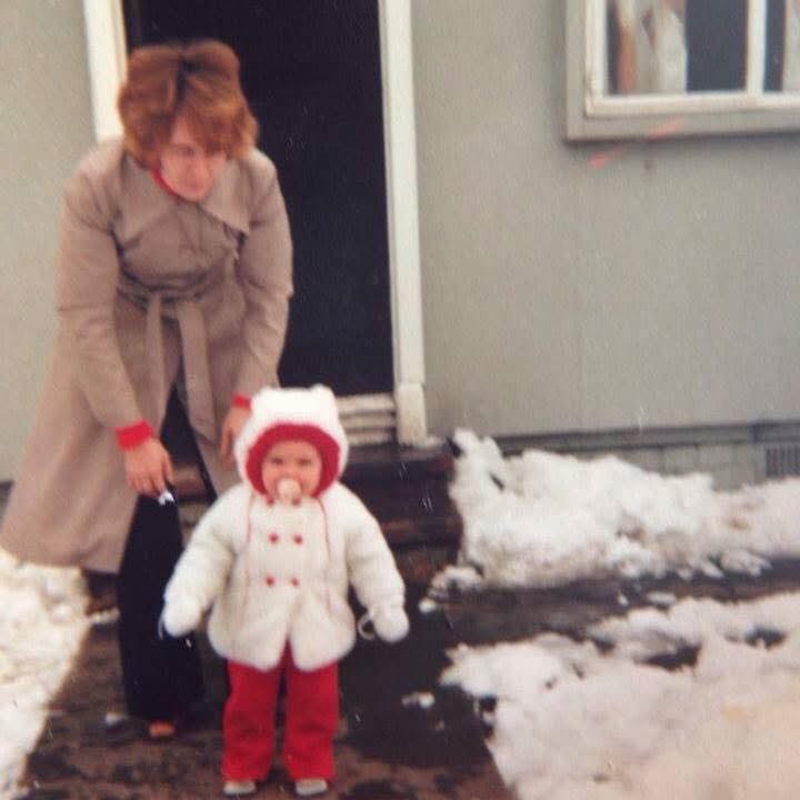 Staceyk51's tweet image. My mum LOVED Christmas and many of my cherished memories are festive get togethers in a bustling house that resembled Santas grotto! So…I’m not sending cards this year. Instead, I’ve donated to my fundraiser in memory of mum 💙🧡 

justgiving.com/page/stacey-ki…