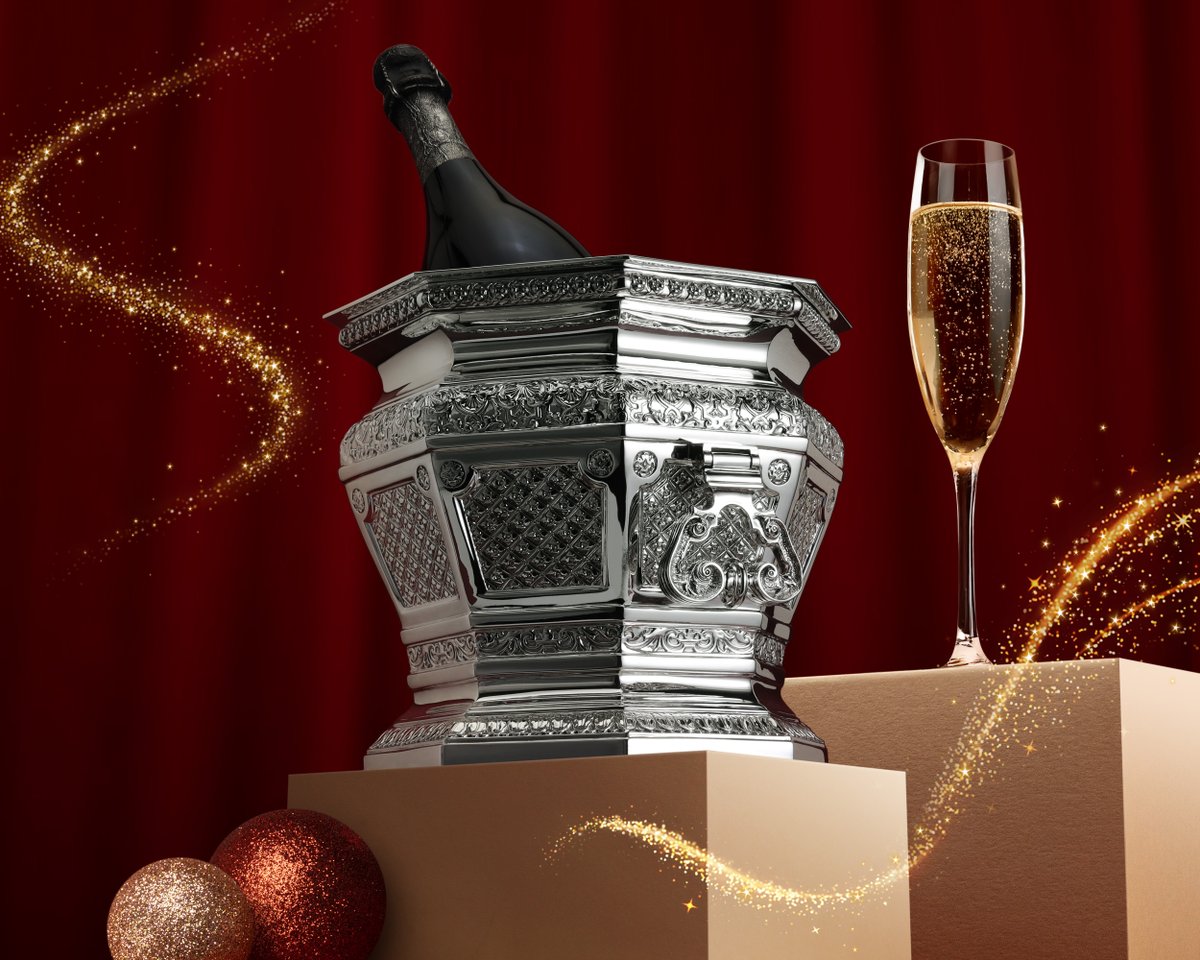 Toast to the festivities with our Lukin Wine Cooler.

Designed to keep the wine chilled and the conversation flowing all season long.

#Comyns #ComynsSilver #WilliamComyns #Silver #Gifts #Christmas