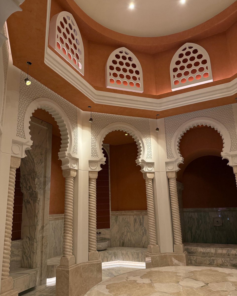 İçindeki harelerle bulutumsu soft bir dokuya sahip, kolay silinebilen, isteğe göre mat ya da parlak yapılabilen, birebir su ile teması etmeyen ıslak alanlara uygun ürünümüz Marmorino ks..
______________________
#novacolorturkey #navdecor #dekorativepainting