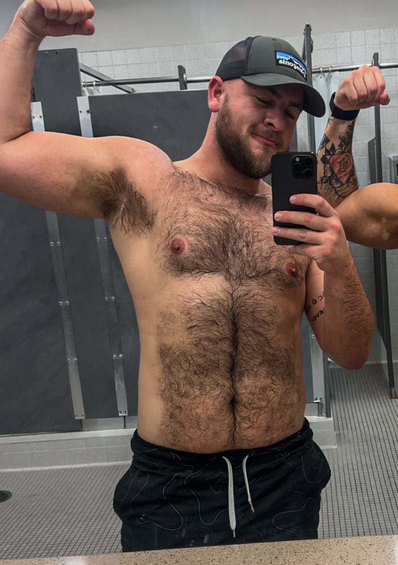 AustinKB_7's tweet image. I’m working hard 😈

#workout #gay #gym