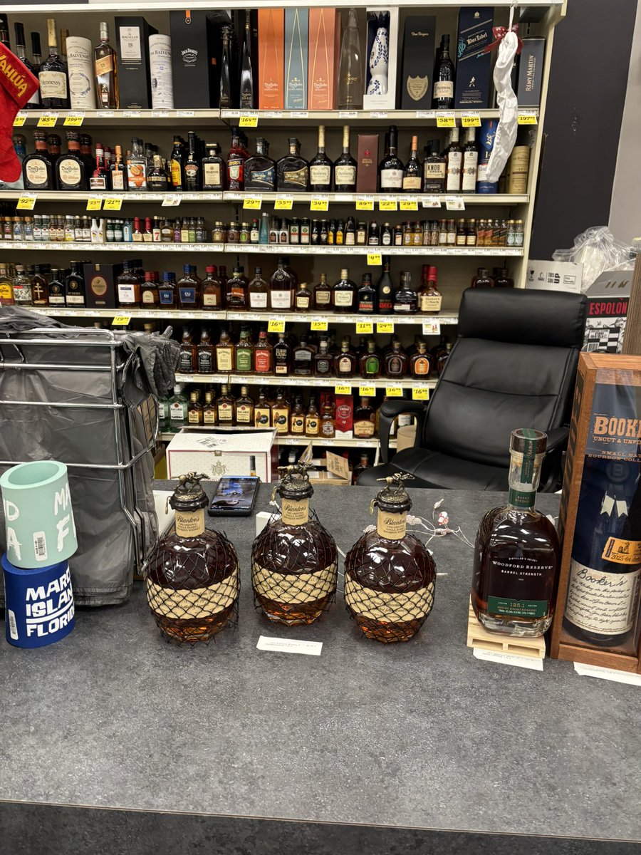 BourbonHooks tweet media