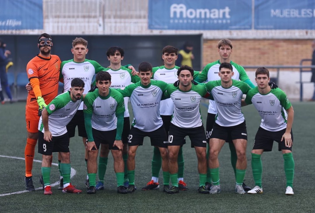 🟢⚪️ Tercera RFEF | Jornada 14
<a href="/CAT_Cirbonero/">C.A Cirbonero</a> 0-0 @oberenafutbol

Empate sin goles en Cintruénigo. Oberena sumó un punto en un partido igualado que se mantuvo sin goles hasta el final, marcado por la expulsión de Agustín en el minuto 70.

📸 <a href="/rafamuino/">Rafael Muiño</a> 
#AupaOberena 🟢⚪️