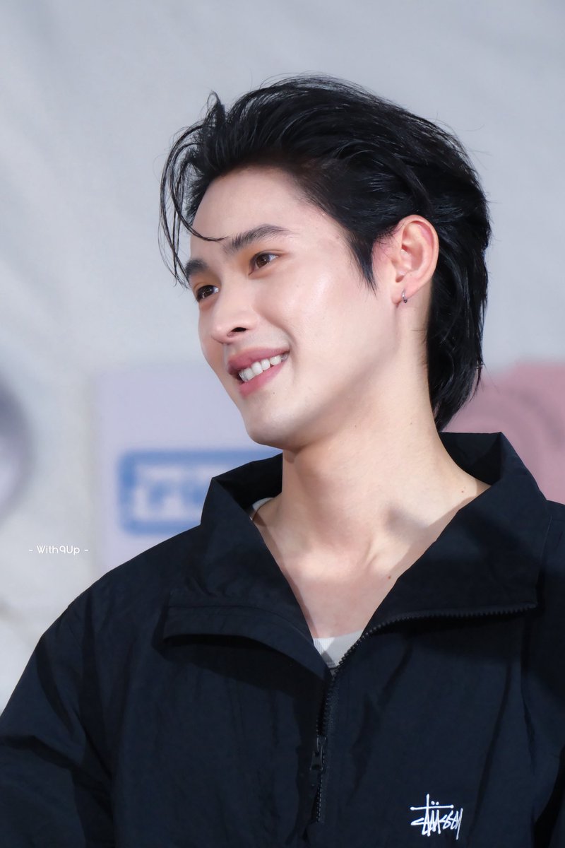 แล้ววันนี้พี่เก้าหน้าใสมากกกกกก ✨🖤

KAO X RED CROSS FAIR 2025
#เก้าxงานกาชาด2568
#number_9th <a href="/numberx9th/">NUMBERx9TH</a>