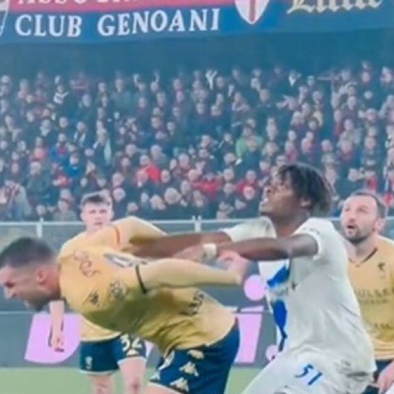 LouGirardiReal's tweet photo. No Goal                                  Goal https://t.co/fRZyHuDOjT