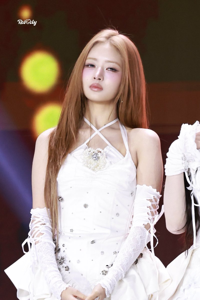 𝐑𝐞𝐢𝐯𝐞𝐥𝐲 tweet media