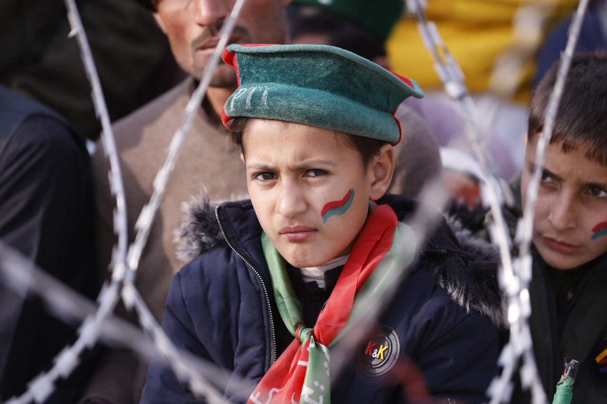 بچہ بچہ عمران خان کے ساتھ ہے