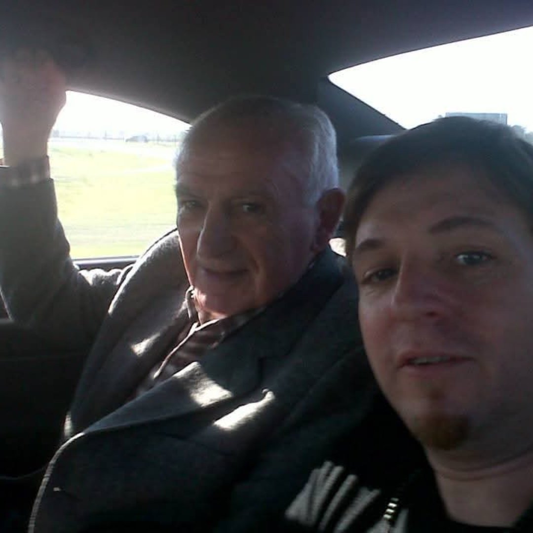 ArielDiolosa's tweet photo. Maestro!! Si hoy estuvieses entre nosotros, q orgulloso estarías de este #Racing
Se te extraña José pero acordate q el equipo que va a reescribir la historia y ya lo está haciendo es el "Equipo de Gustavo"
Racing siemprehasta la muerte @DTGustavoCostas @diego22milito @RacingClub https://t.co/pIcjJJq2RB