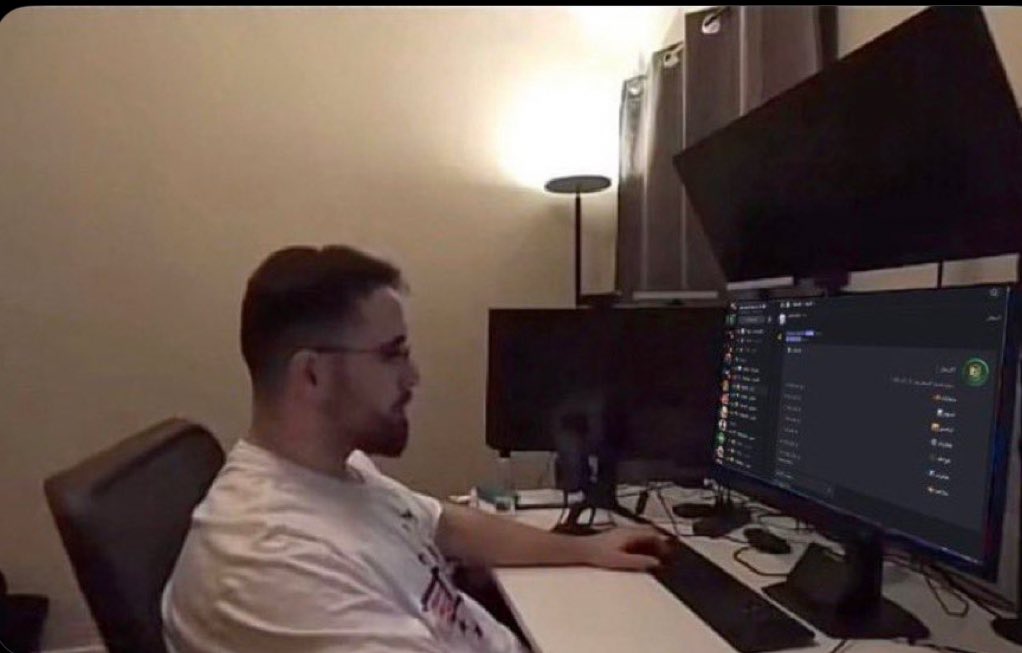 حذفت حساباتي عشان اذاكر 
انا من قوقل داخلهم :