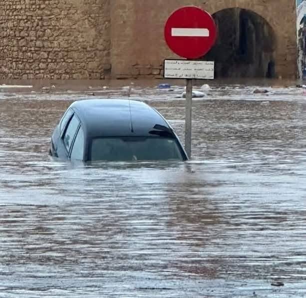 Maroc12s's tweet photo. Des pluies torrentielles submergent la ville de Safi 🌧️
Que Dieu soit avec les habitants de Safi et les entoure de Sa protection. https://t.co/GDaaU941F2