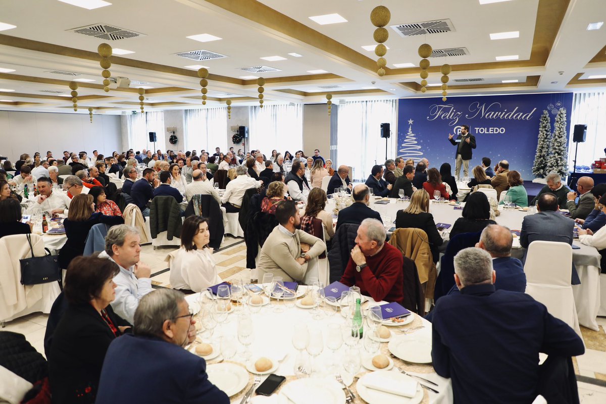 PPopularTo's tweet image. 🎄💙 Más de 500 afiliados y simpatizantes hemos compartido hoy la tradicional Comida de #Navidad del @PPopularTo. 

Un encuentro para celebrar la amistad, la unión y el compromiso de un partido que trabaja cada día para dar soluciones reales a los municipios de la provincia.