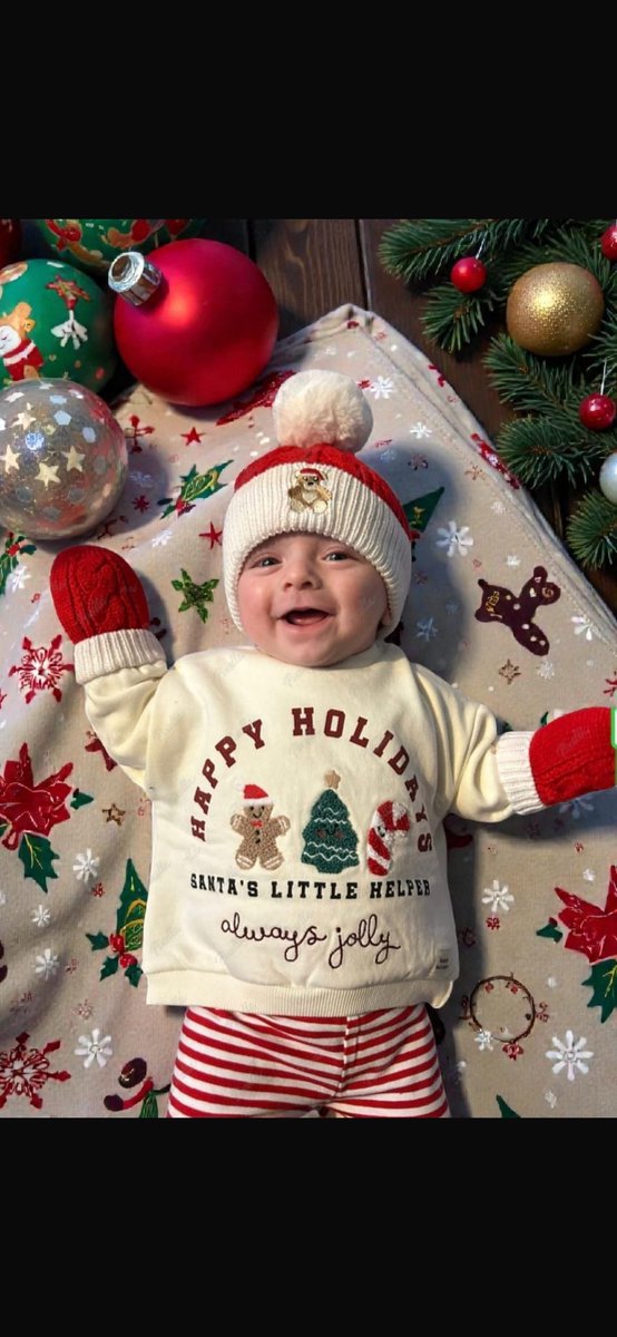 Freddie all set for his first Christmas 🥹🥰 <a href="/DanielLCLifford/">Daniel Clifford</a>