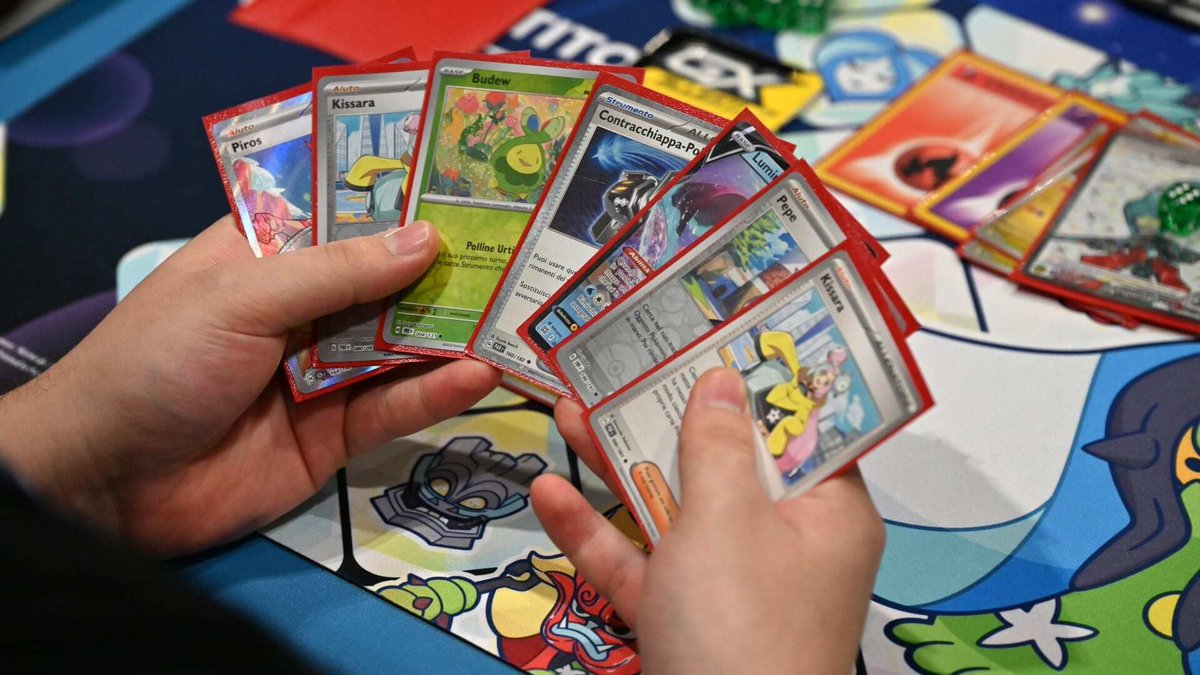 ComplexPop's tweet image. Pokémon card market sees 1000% surge due to 'Kabuto King.' Find out how: complex.com/pop-culture/a/…