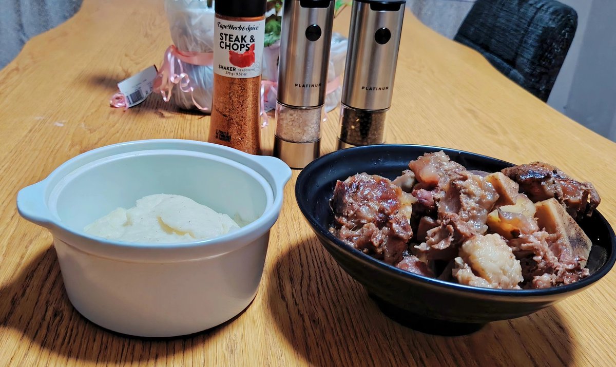 ngoni_kato's tweet image. I love beef bones... A lot..
#food