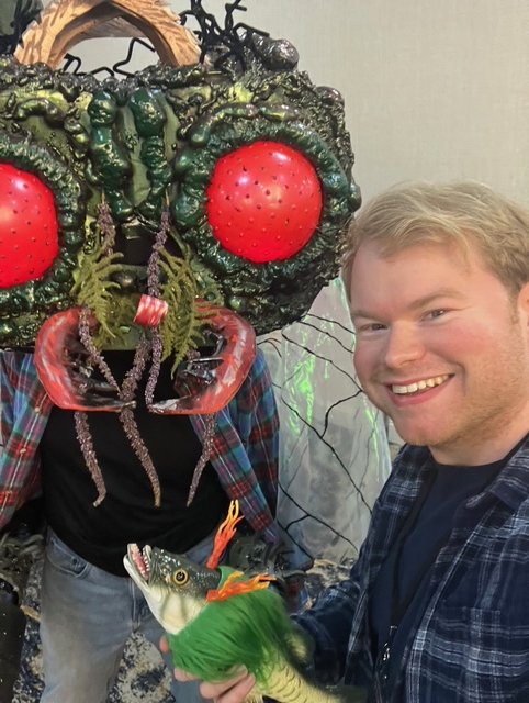 Michael Thompson, Author tweet media