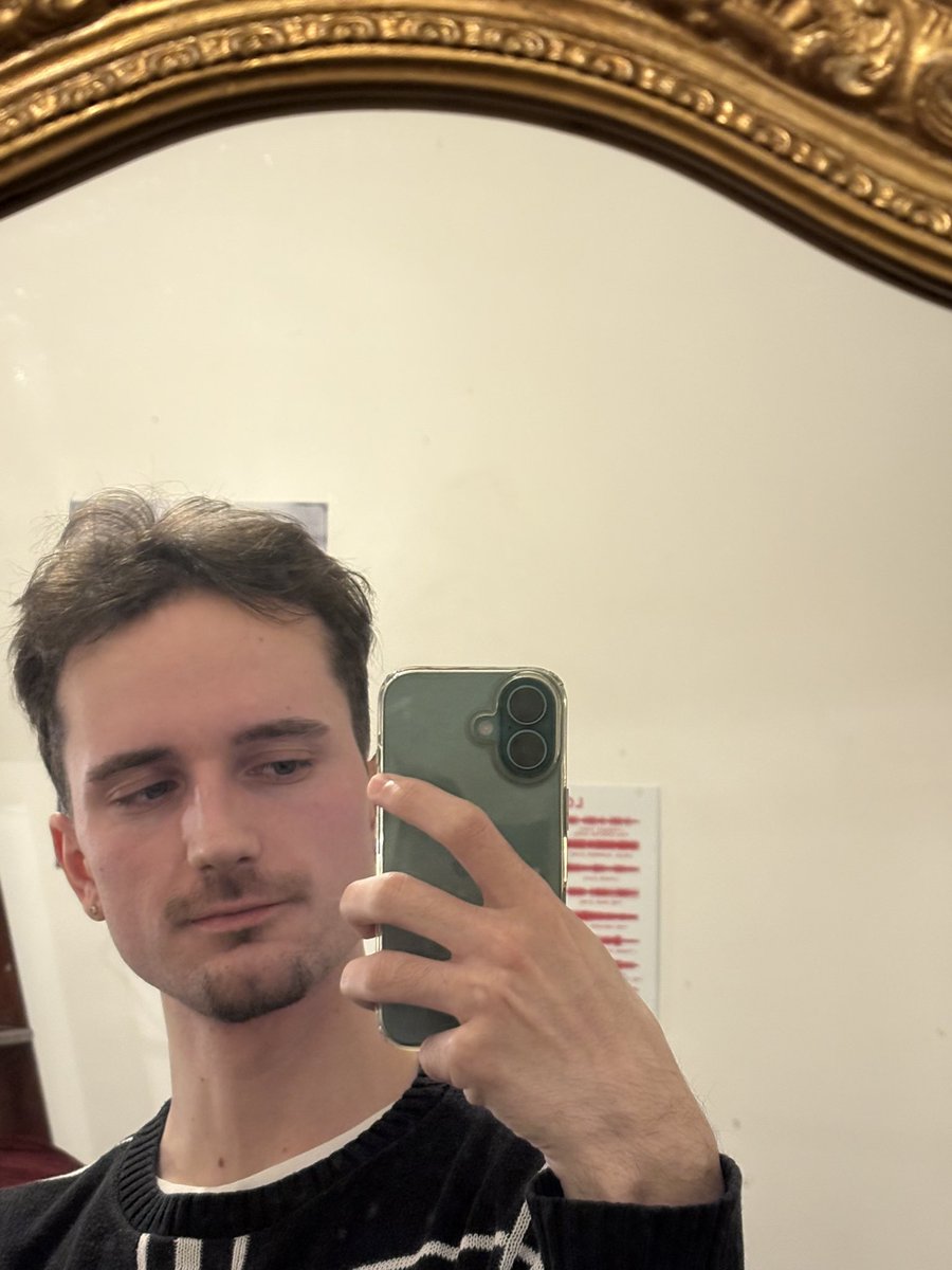 val ☄️ tweet media