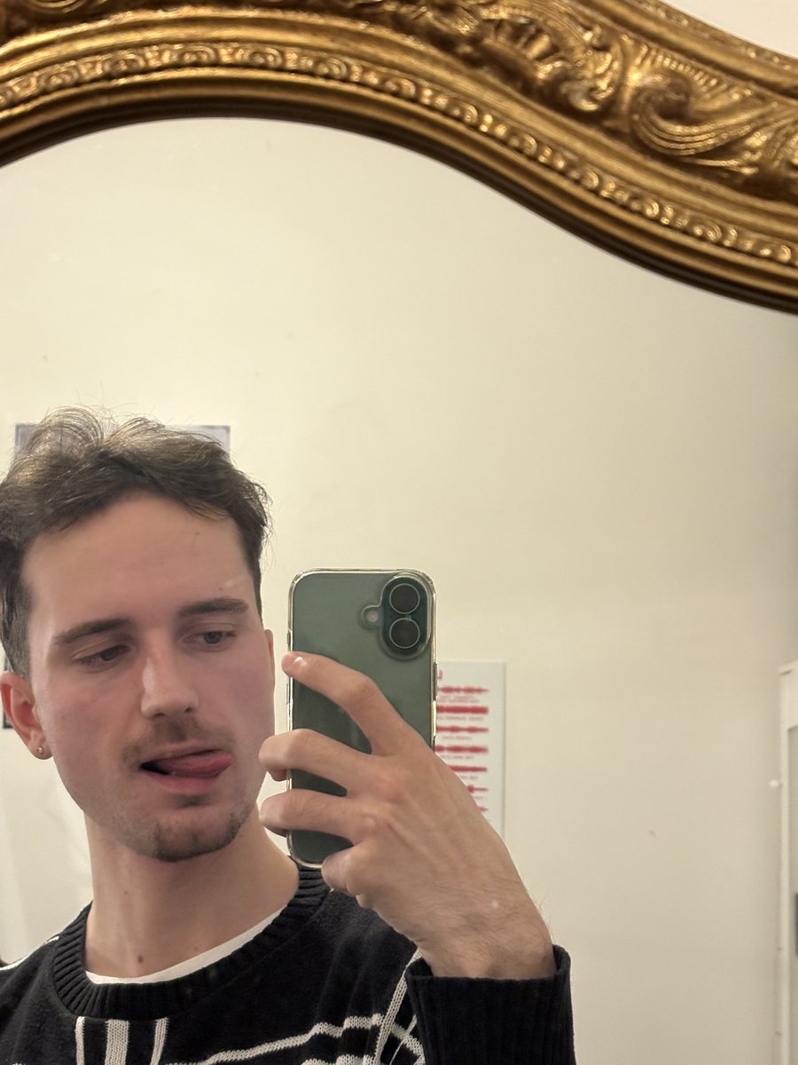 val ☄️ tweet media