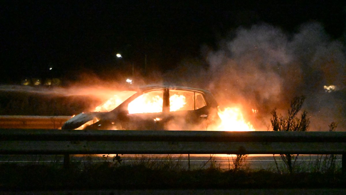 Auto uitgebrand op A9 bij Heiloo