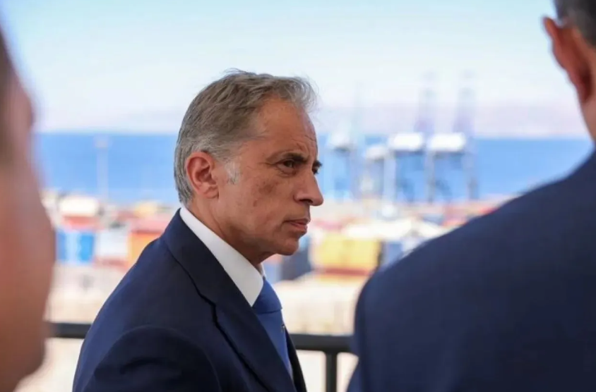 لماذا كرم حسان موظفا بالزرقاء؟ 