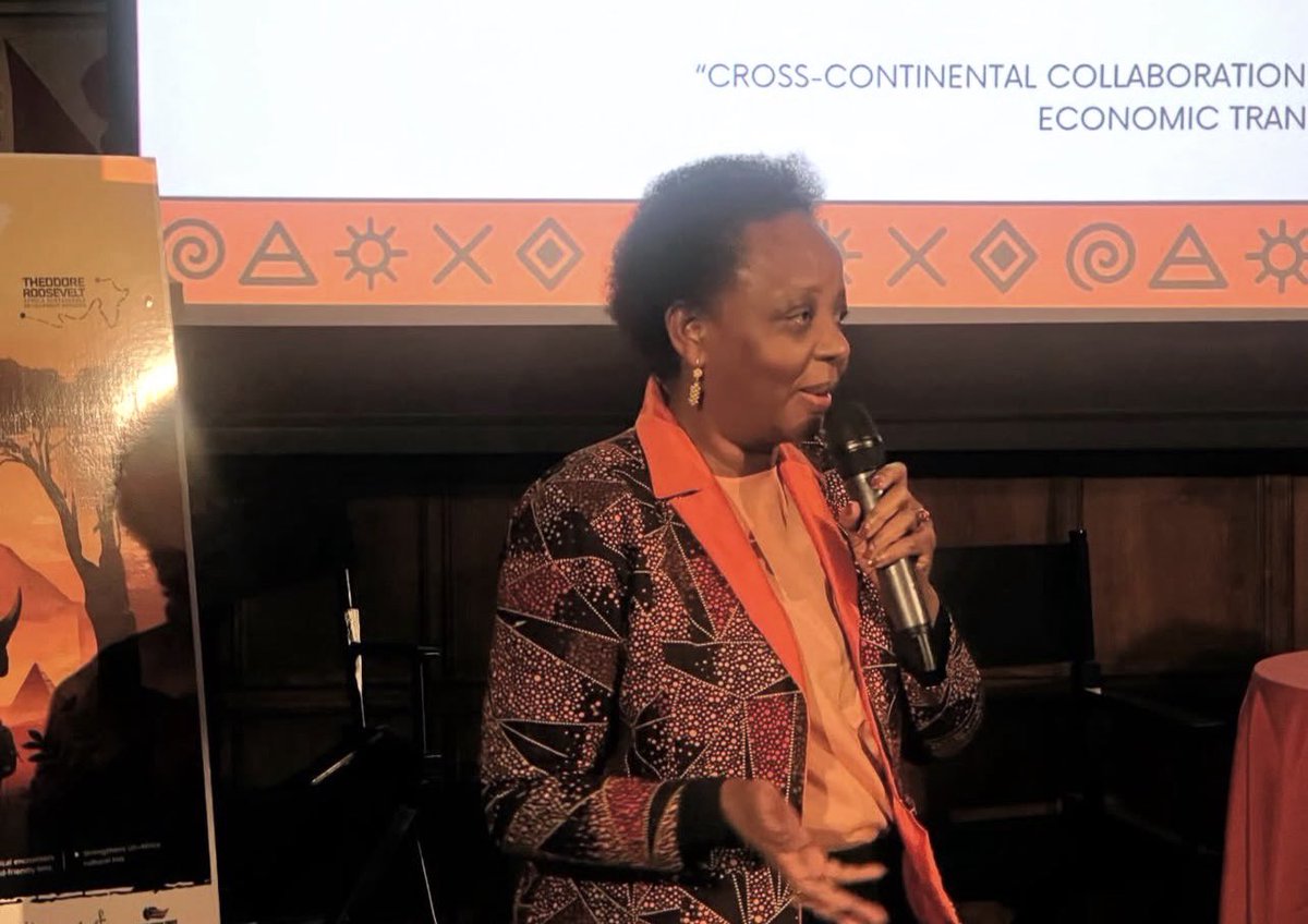 Jonathon L. Earle tweet media