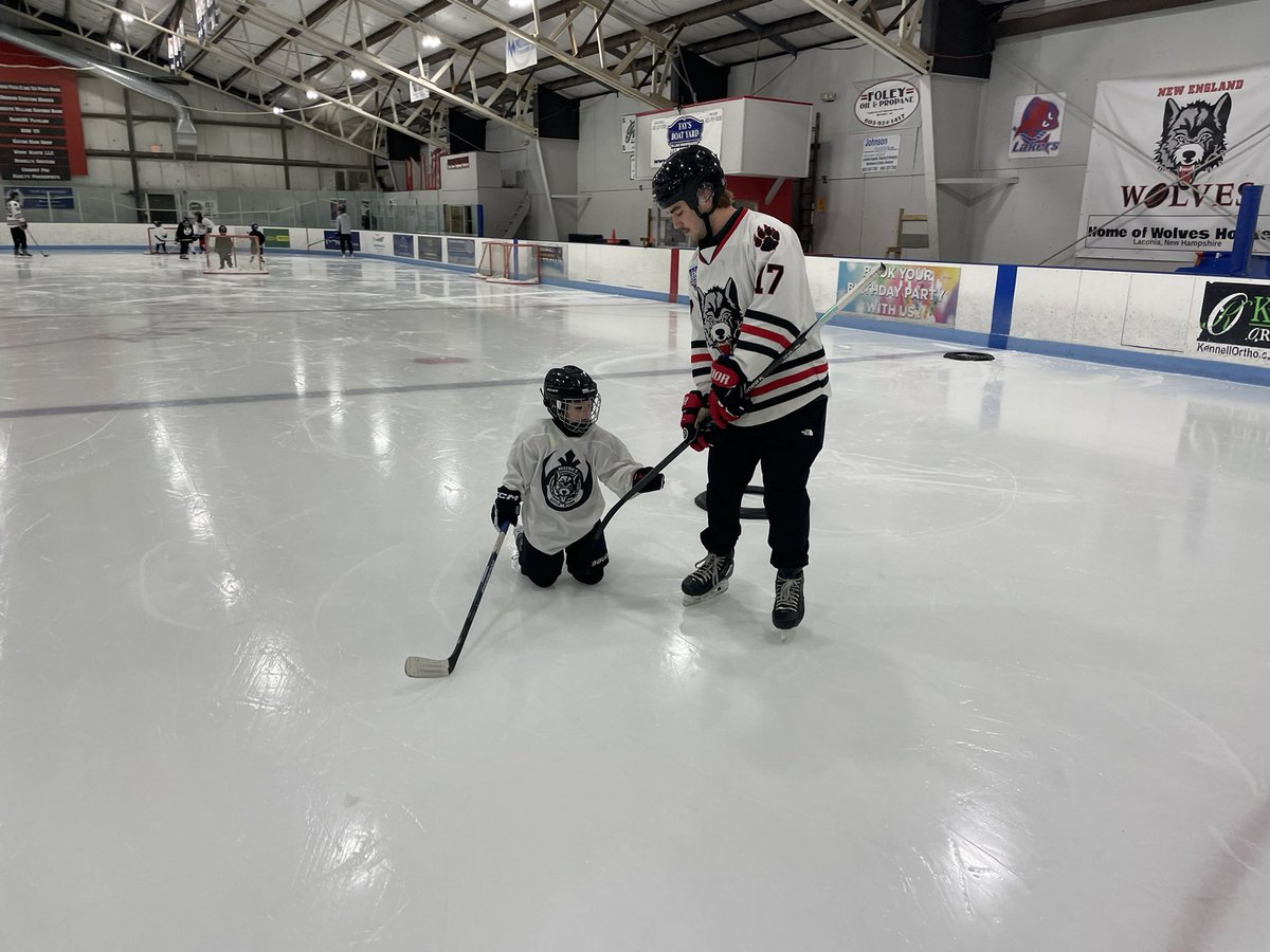 newenglandwolv1's tweet image. Another great day of Mischa’s Little Stars.  This FREE introductory hockey program is a great first start in the game of hockey.  All programs should reduce the obstacles to introduce players to this game. #newolves #giveback
