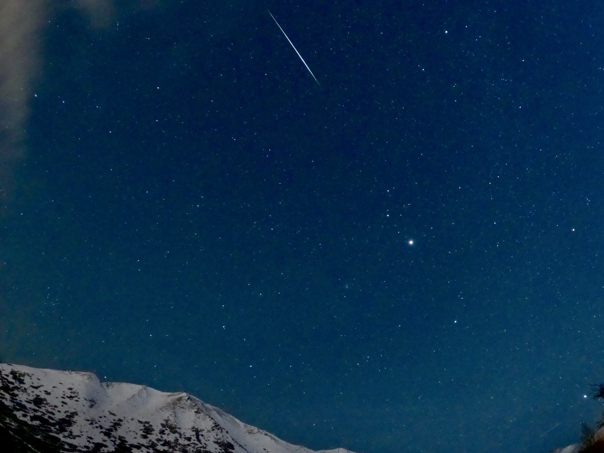 OuthereinAlaska's tweet photo. Few shots from the Geminid meteor shower last night. https://t.co/JwvBFoCBjQ