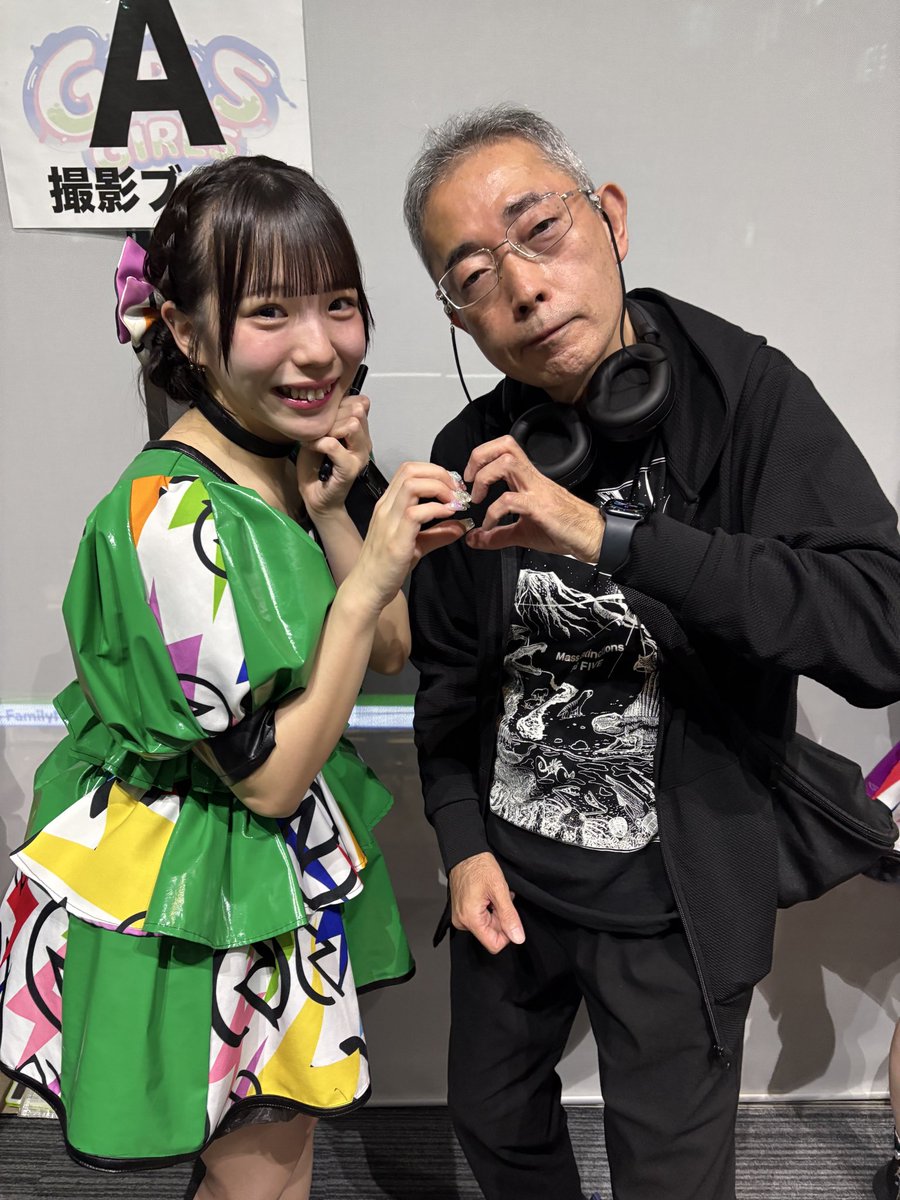 12/14 しおりちゃん、初めてパフォーマンス見た、笑顔が素敵で、振り